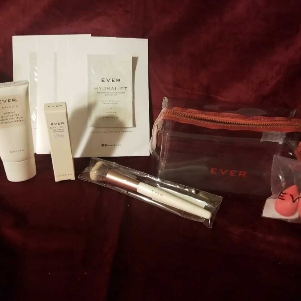 Stella & Dot EVER Skincare Products,Face 2 Brush,Makeup Sponge, Cosmetic bag NEW